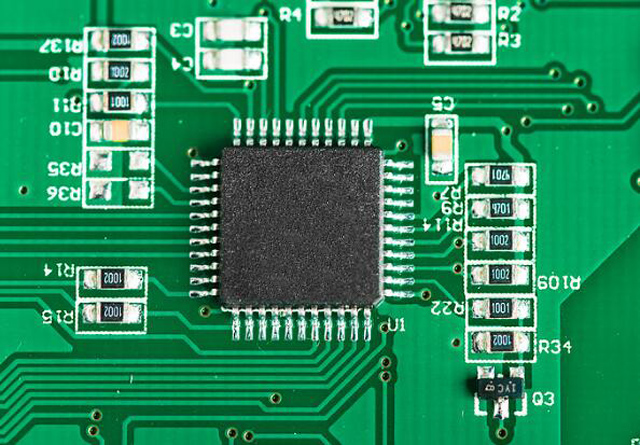 長期收購 [ST] 汽車器件：汽車 MCU、汽車?yán)走_(dá)收發(fā)器、汽車功率分立器件