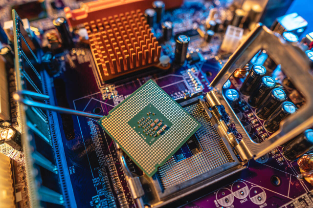 【供應(yīng)】Microchip微控制器，供應(yīng) 8 位 MCU，PIC? MCU，AVR? MCU，16 位 MCU